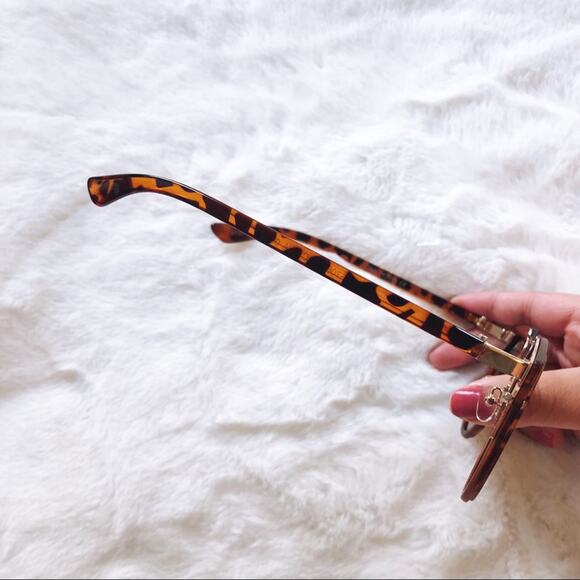 Taylor Tortoise Brown Brow Bar Sunglasses - Picture 6 of 10